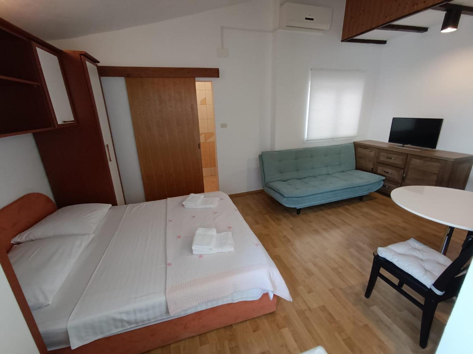 Apartmani Miki Podgora Exterior photo