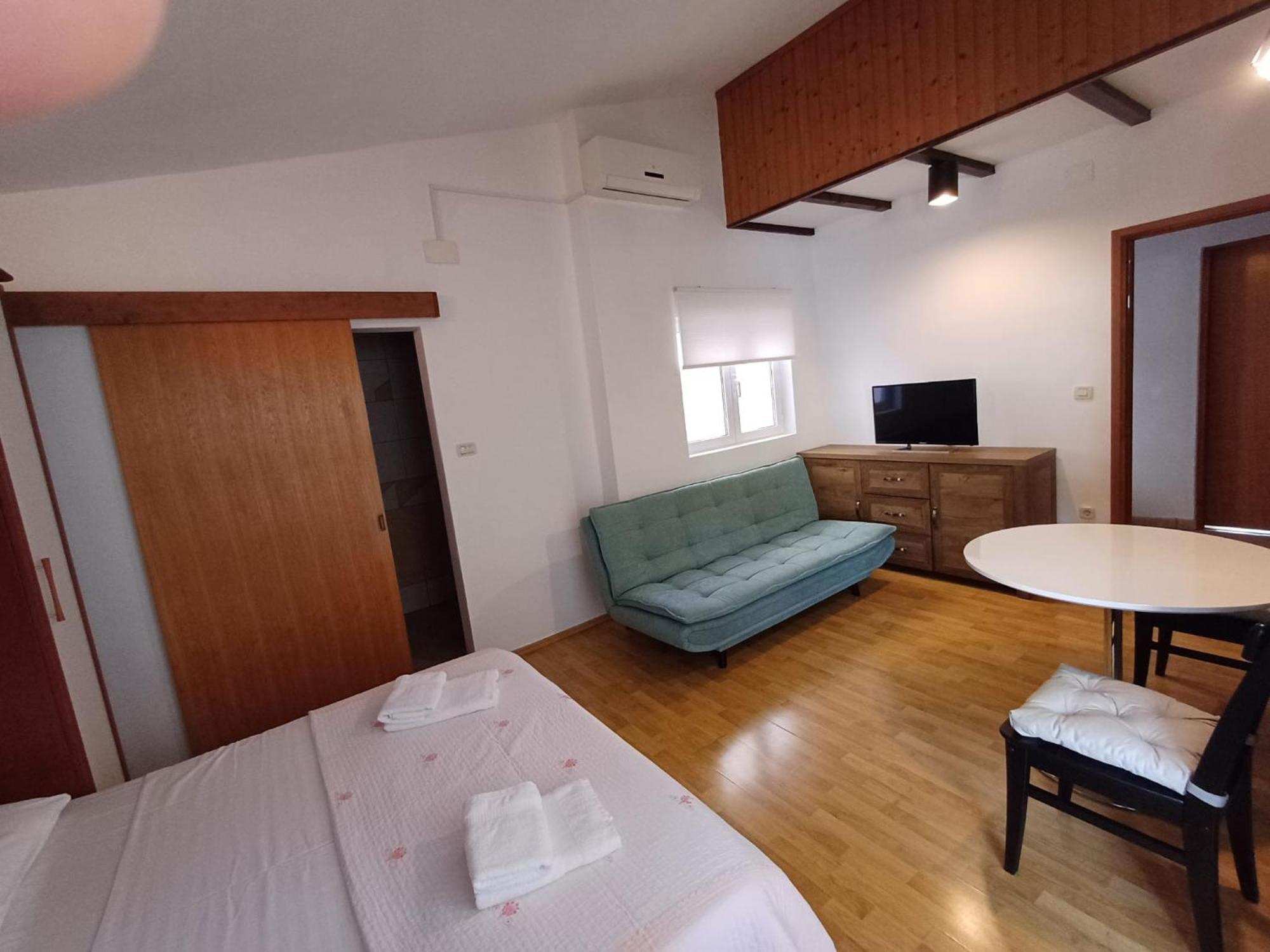 Apartmani Miki Podgora Exterior photo